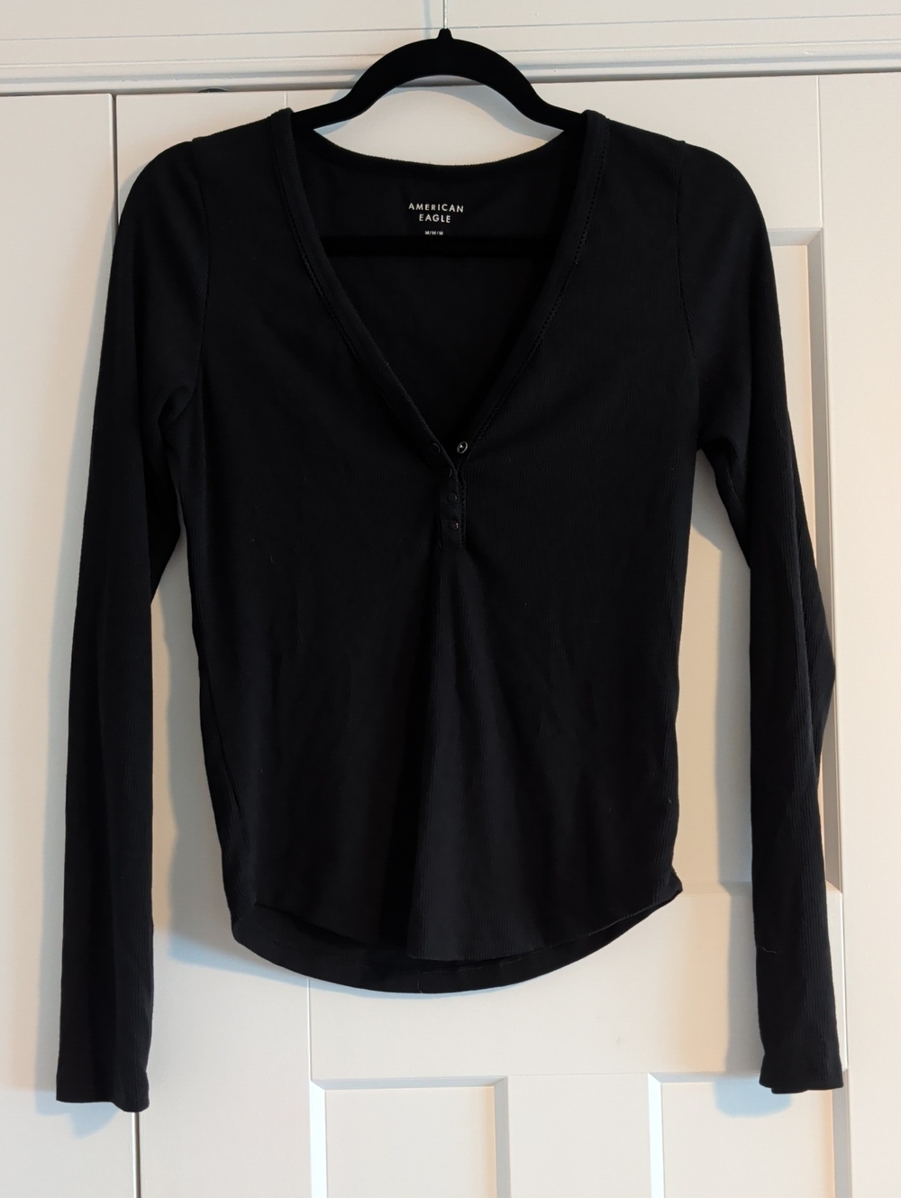 American Eagle Outfitters Black Long-Sleeve V-Neck Henley Tee